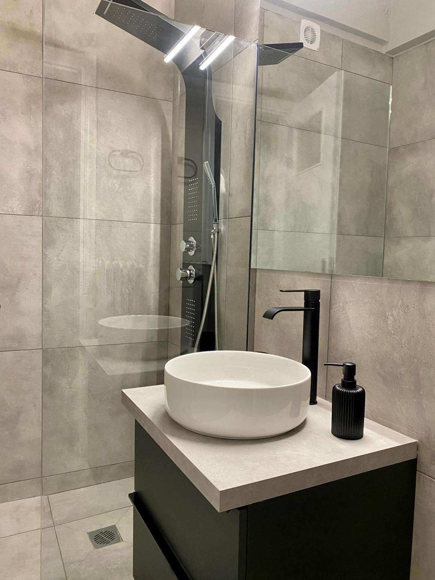 Cozy Apartment In Kolonaki Athens - Sleeps 5 Exterior photo