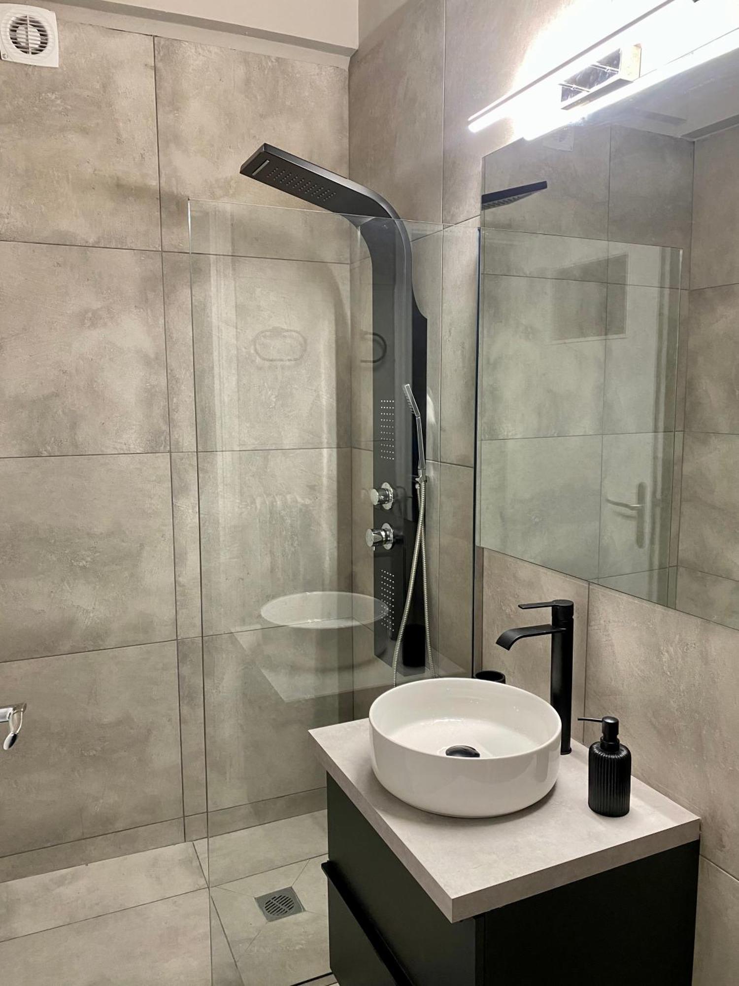 Cozy Apartment In Kolonaki Athens - Sleeps 5 Exterior photo